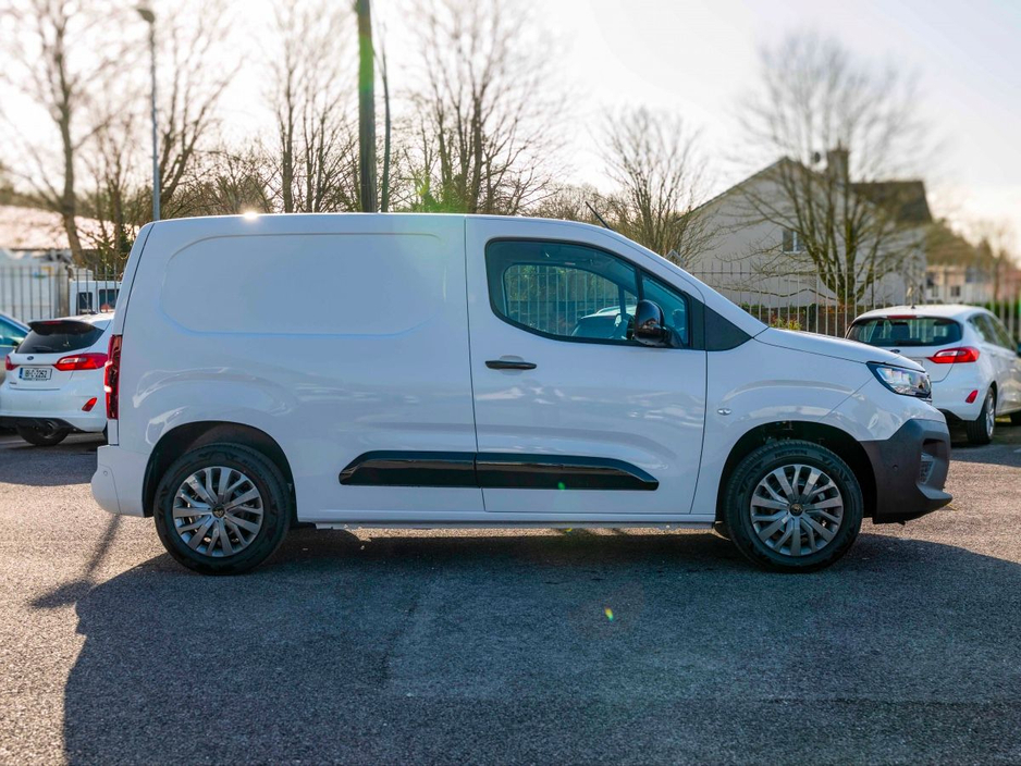 2026 Peugeot Partner - image 19