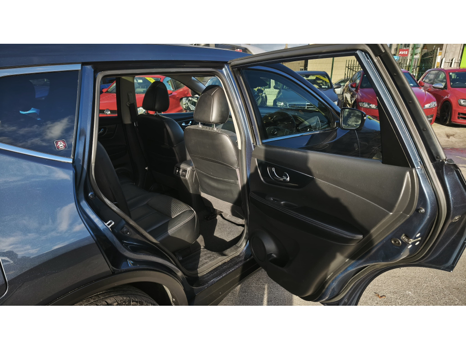 2014 Nissan X-Trail - image 10