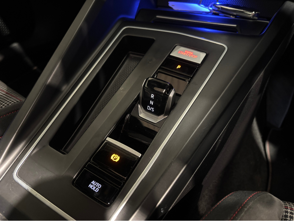 2021 Volkswagen Golf - image 20