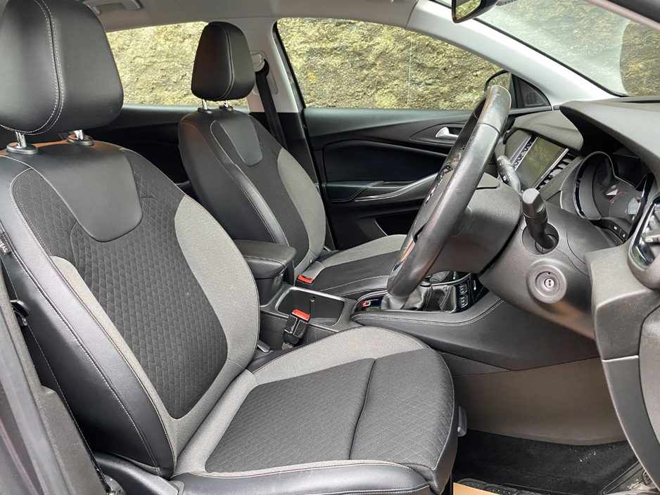 2019 Vauxhall Grandland X - image 11