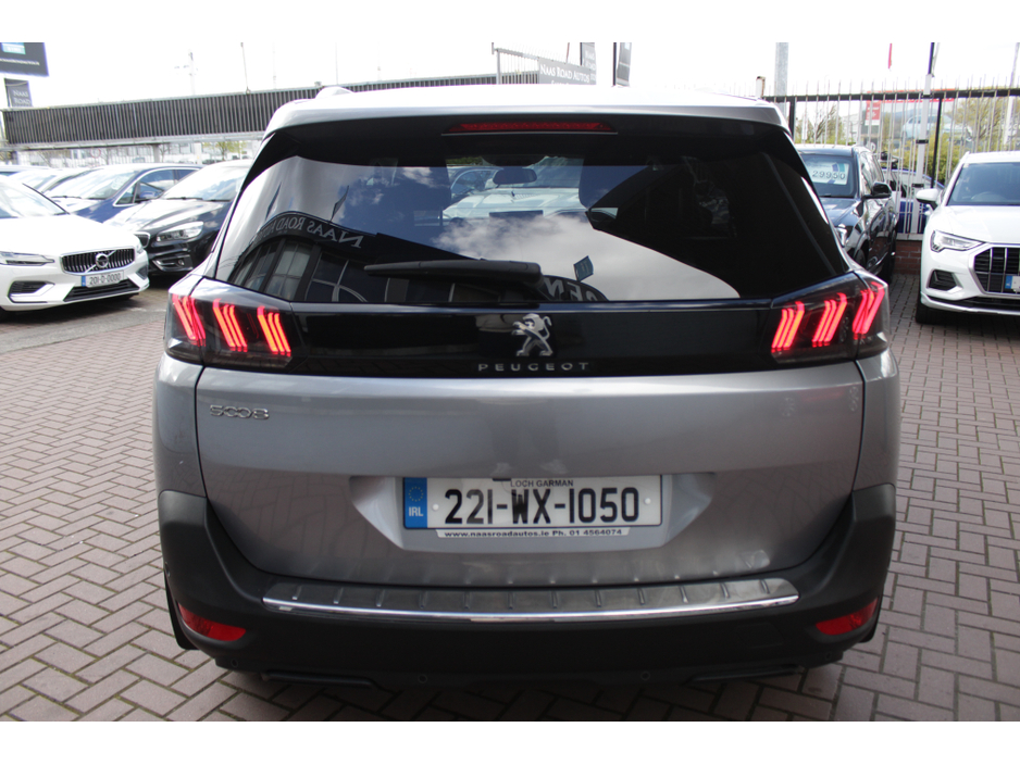 2022 Peugeot 5008 - image 5