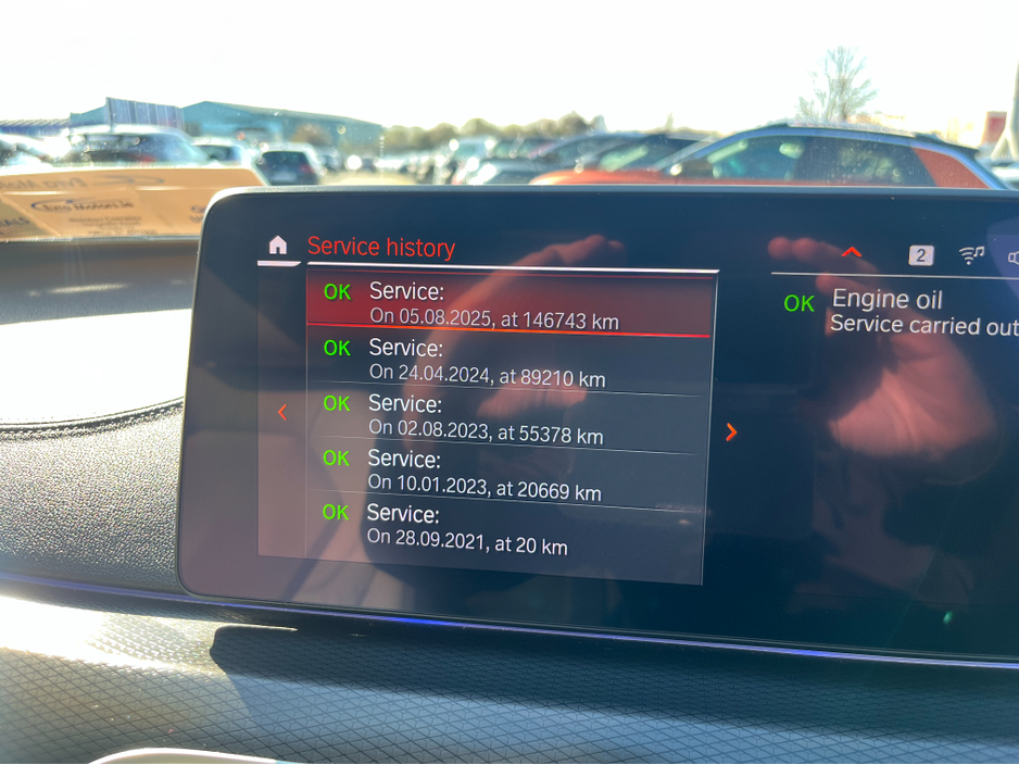 2021 BMW 5 Series - image 21