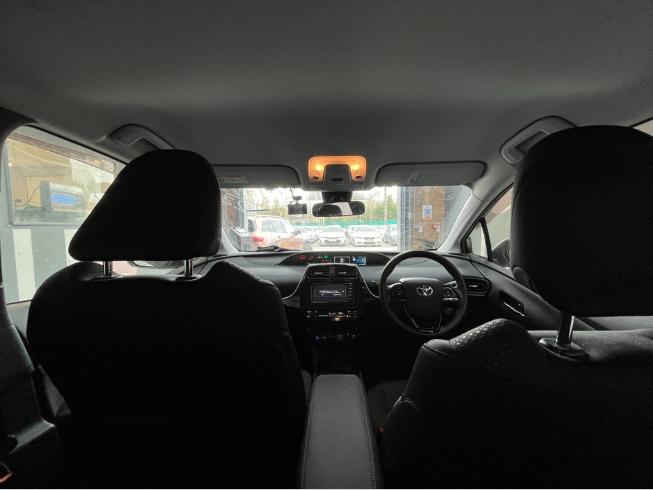 2022 Toyota Prius - image 12