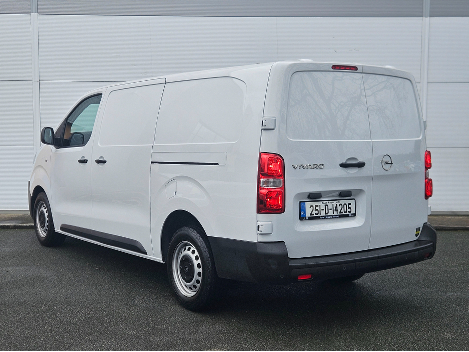 2025 Opel Vivaro - image 9