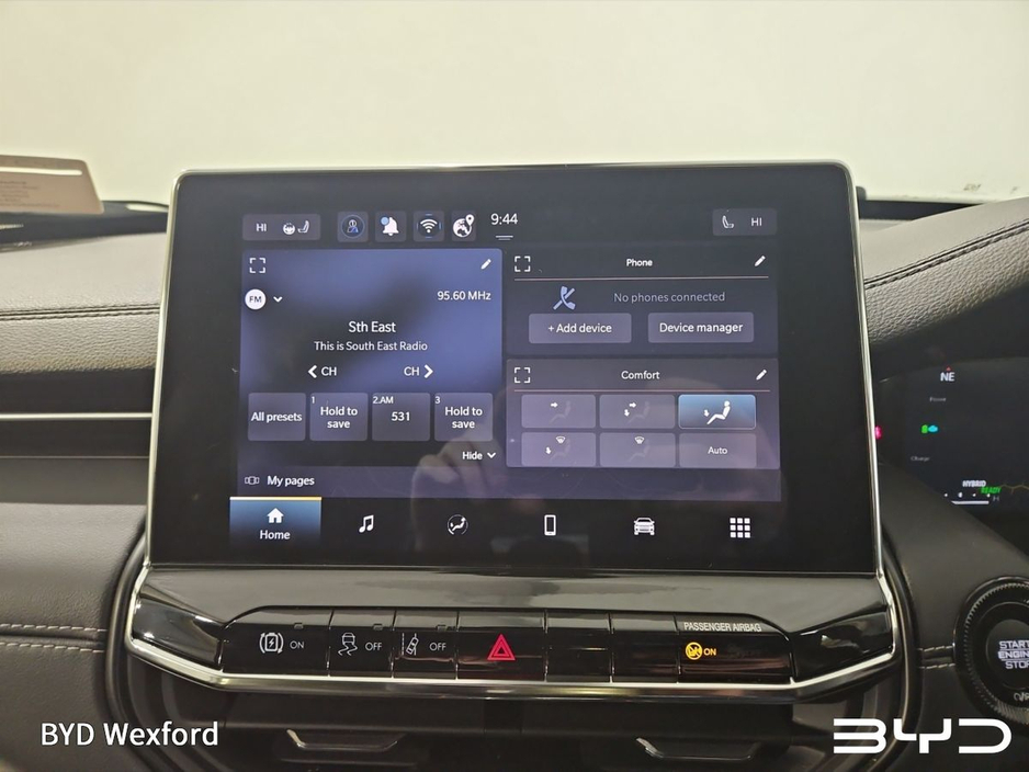 2023 Jeep Compass - image 11