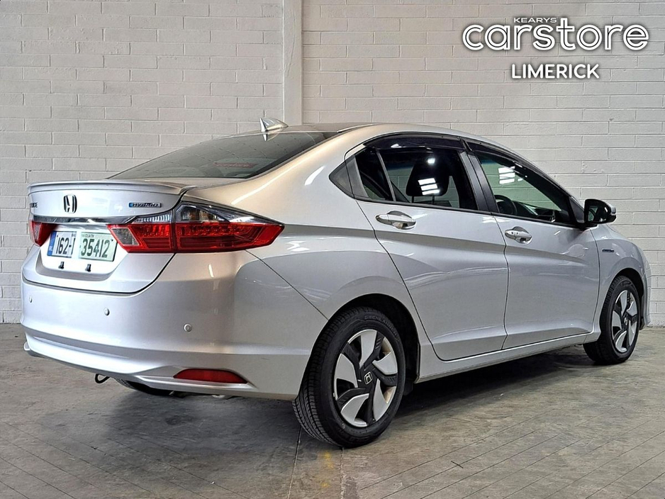 2016 Honda Grace DAA-GM4 4 DR AUTO €14,990