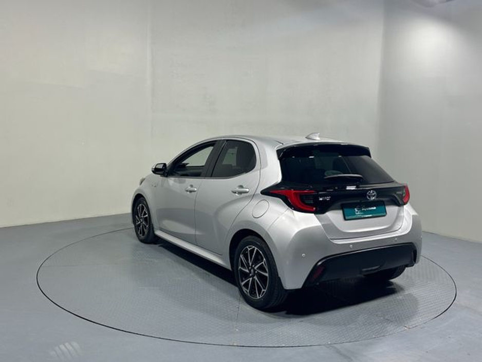 2021 Toyota Yaris - image 5