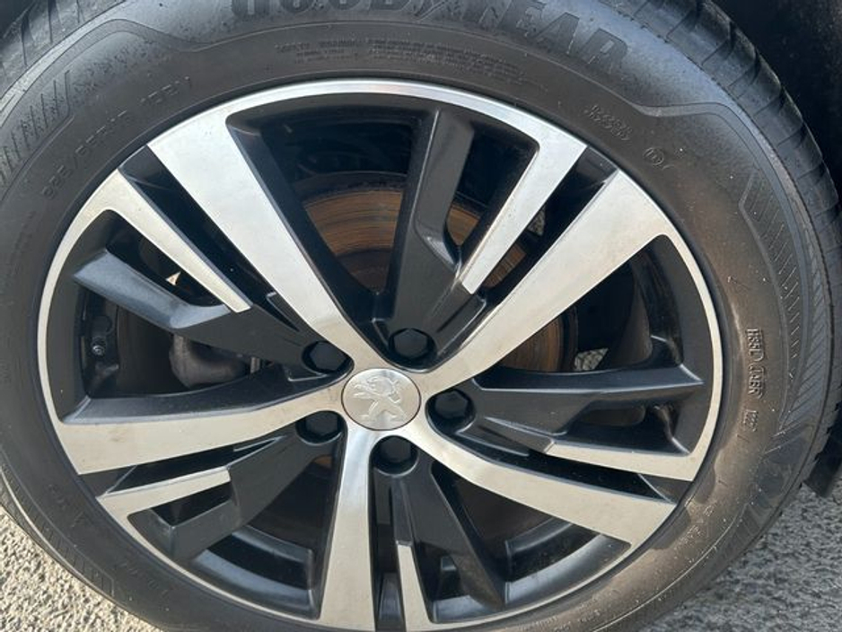 2019 Peugeot 3008 - image 17