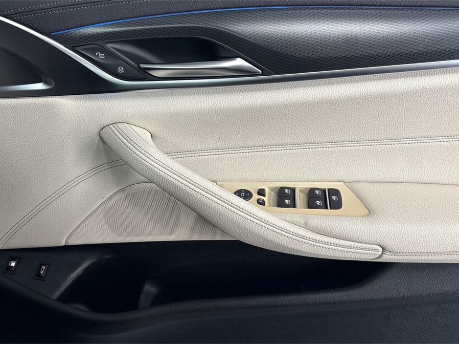 2022 BMW 5 Series 530E HYBRID M SPORT NEW NCT**19"MATTE BLACK ALLOYS**PANORAMIC SUNROOF**FRONT HEATED ELECTRIC SEATS**AMBIENT LIGHTING**APPLE CARPLAY**REVERSE CAMERA**PARKING SENSORS**DRIVE MODES**FINANCE AVAILABLE** €37,995