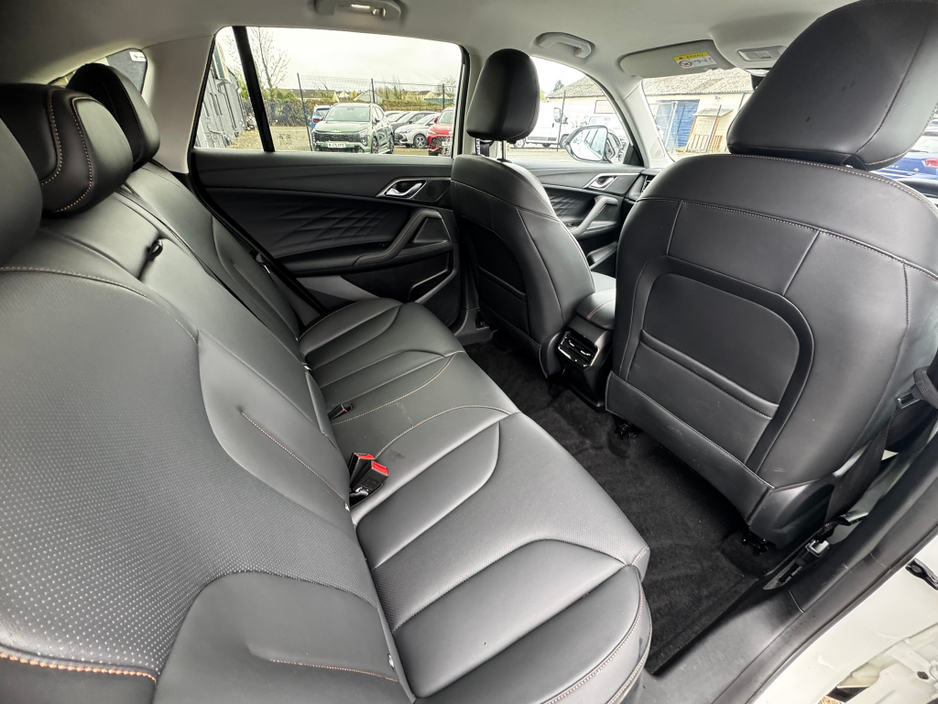 2025 MG HS - image 11