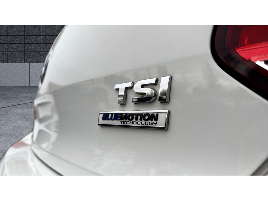 2016 Volkswagen Polo - image 11