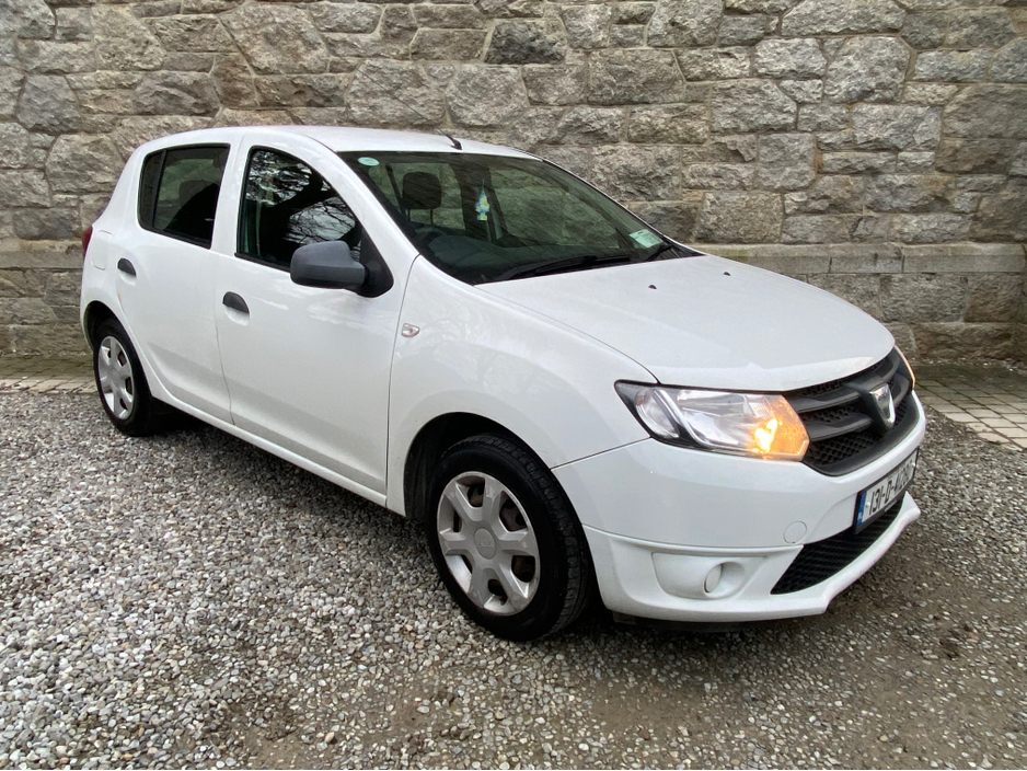2013 Dacia Sandero - image 2