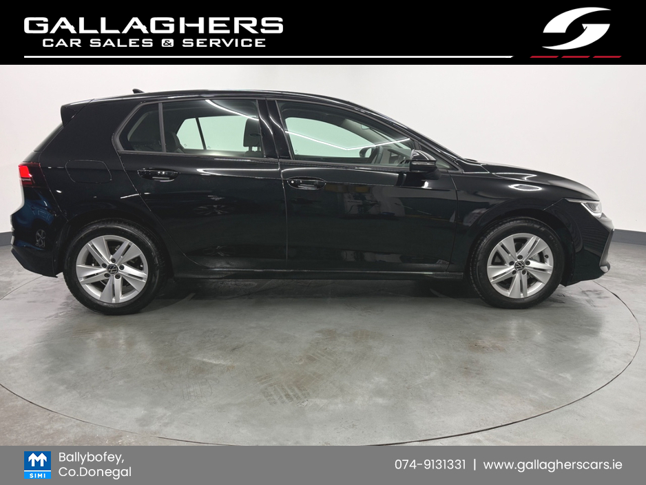 2025 Volkswagen Golf - image 6