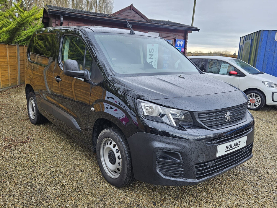 2023 Peugeot Partner - image 11