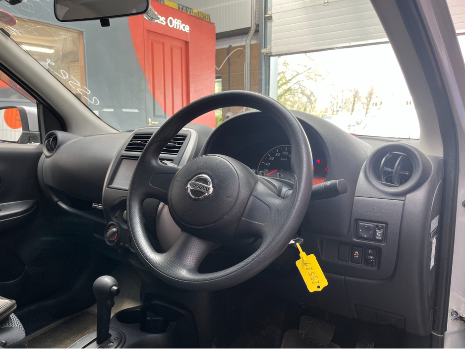 2016 Nissan March - image 9