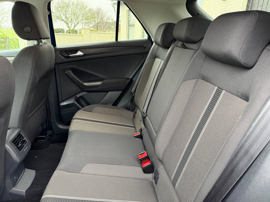 2020 Volkswagen T-Roc - image 17