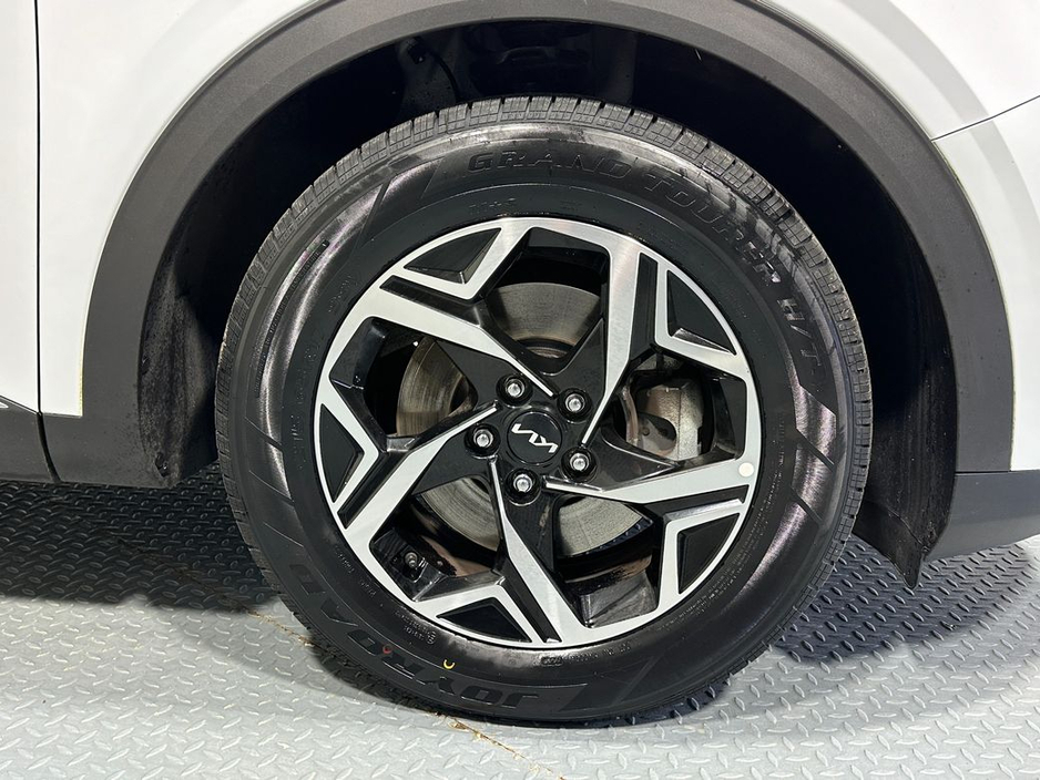 2023 Kia Sportage - image 23