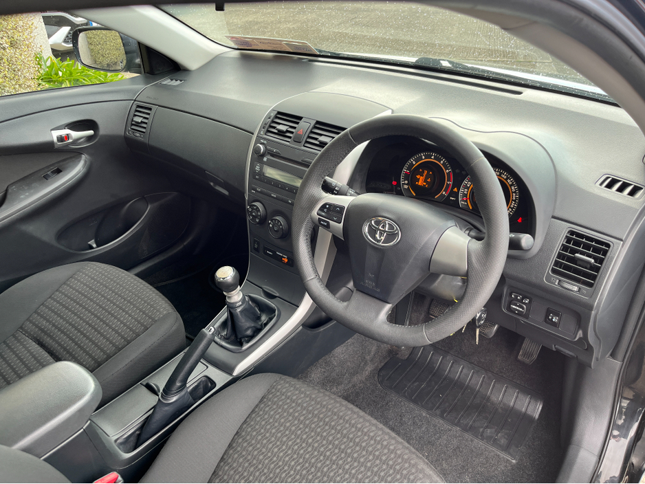 2013 Toyota Corolla - image 11