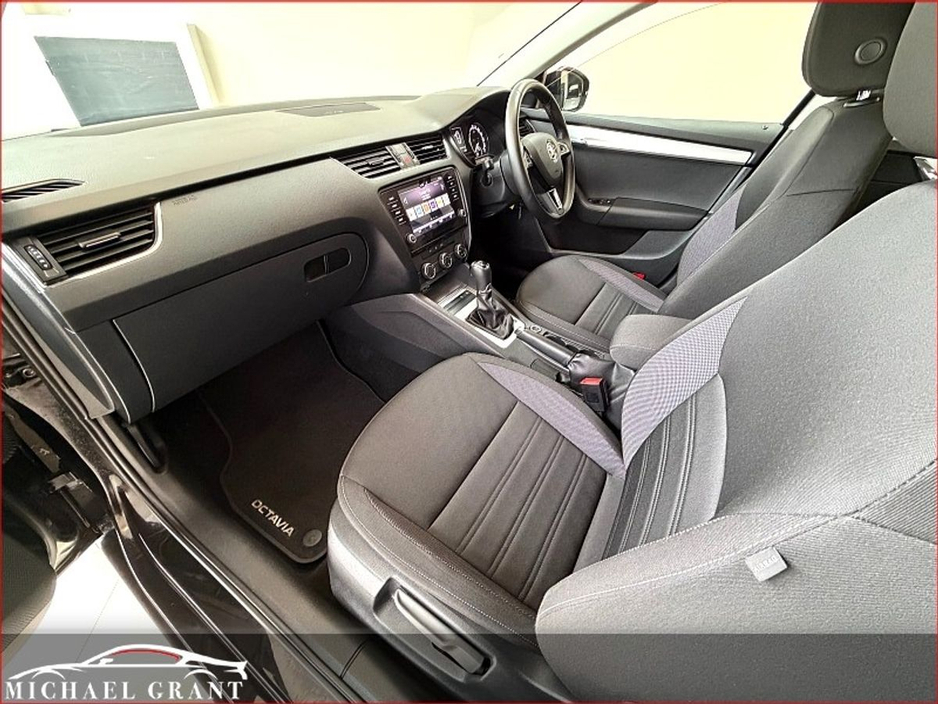2018 Skoda Octavia - image 16