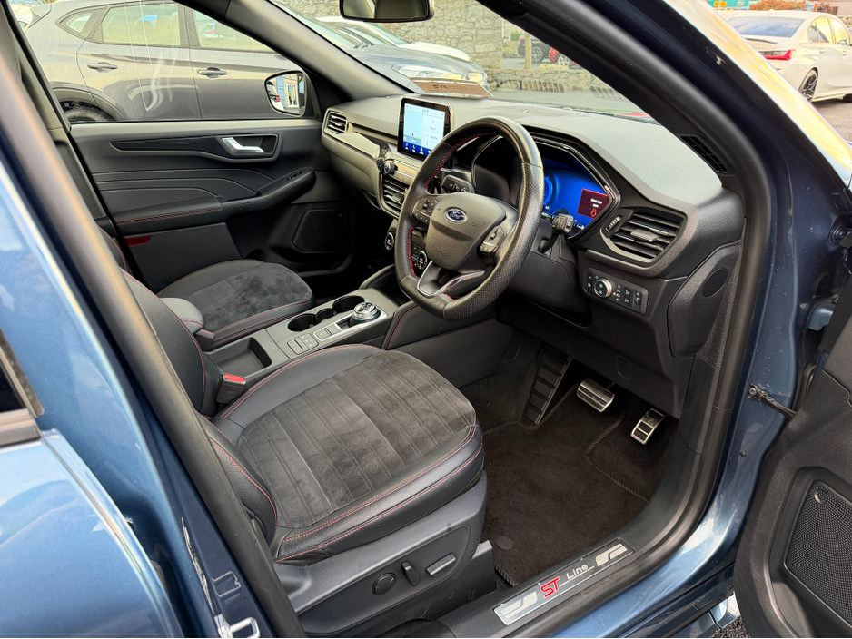 2022 Ford Kuga - image 16