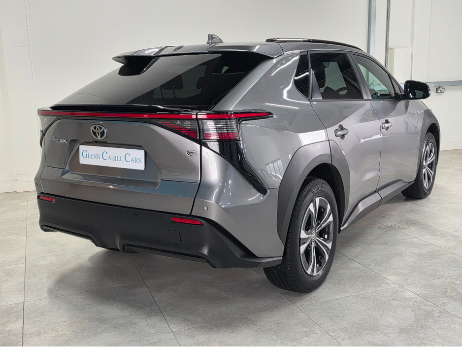 2024 Toyota bZ4X - image 4