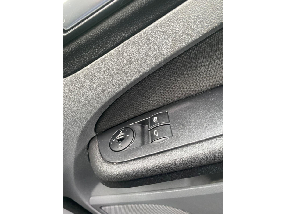 2008 Ford Focus - image 16