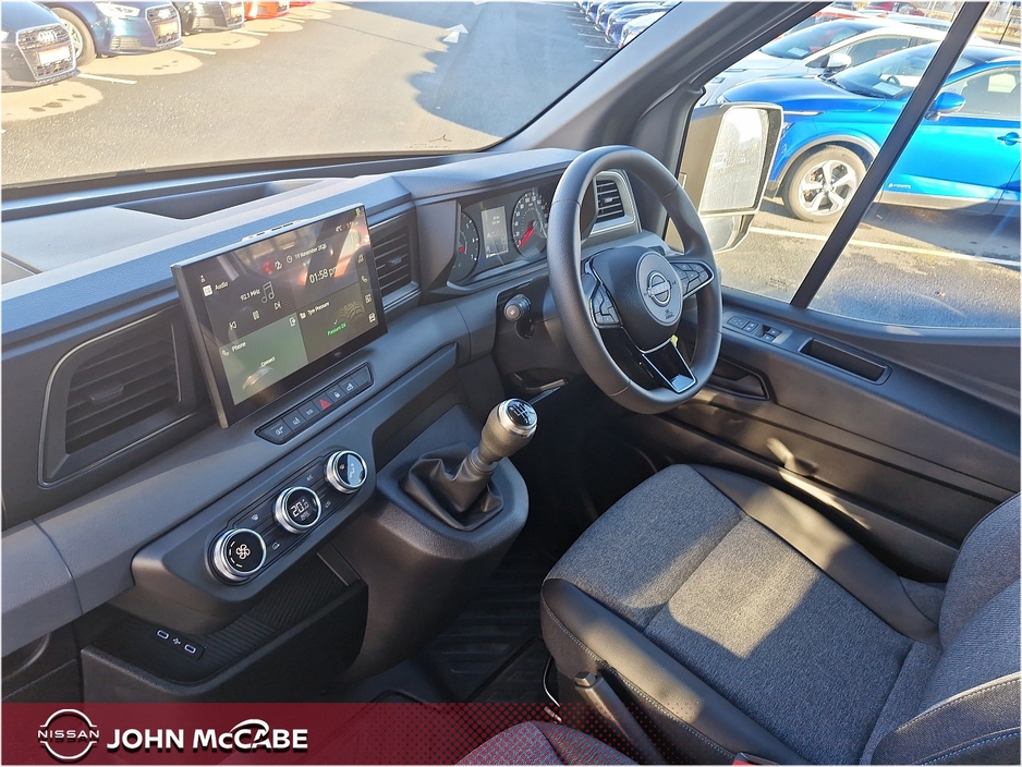 2026 Nissan Interstar - image 12