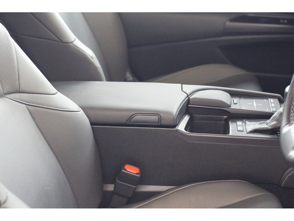 2020 Lexus ES 300 H 2.5 ES CVT 215BHP €30,899