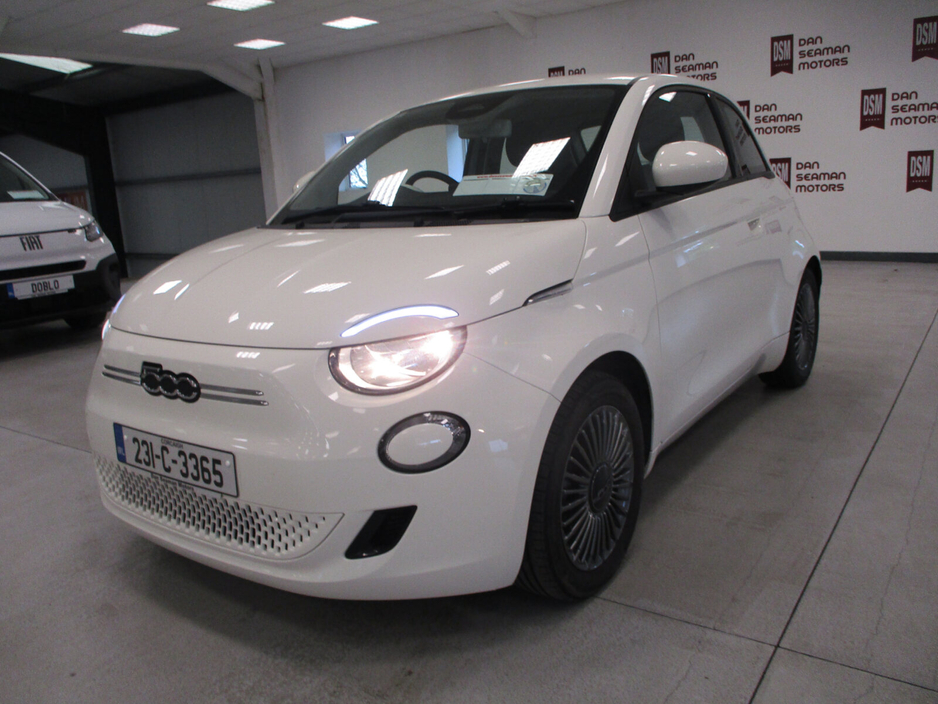 2023 Fiat 500 - image 4