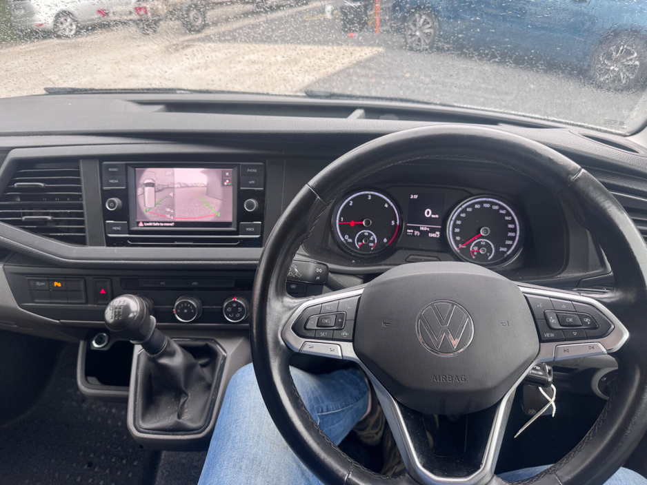 2021 Volkswagen Transporter - image 15