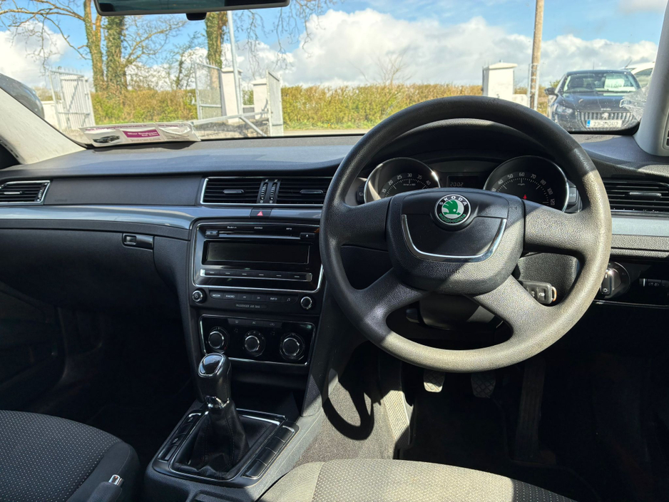 2013 Skoda Superb - image 8