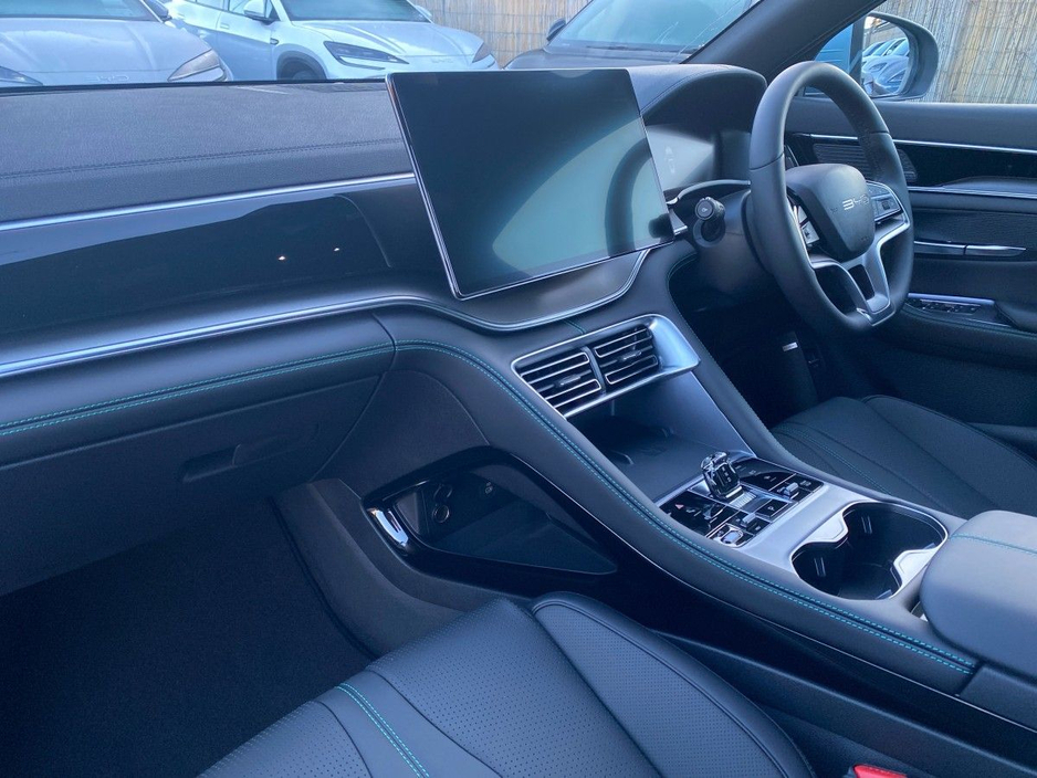 2026 BYD Seal U - image 11