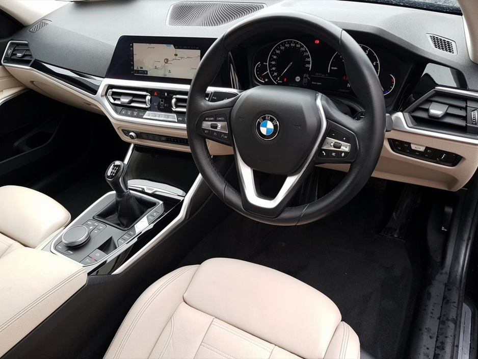 2019 BMW 3 Series - image 6