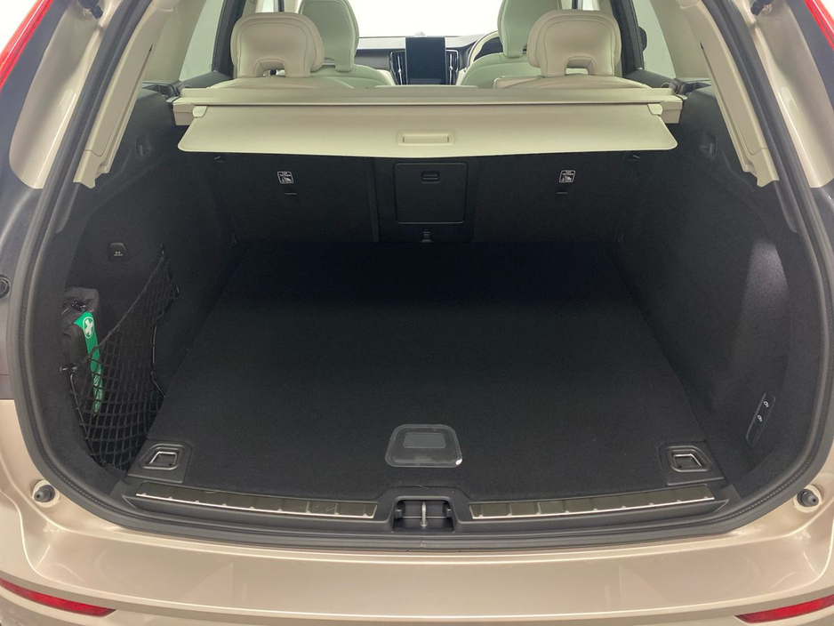 2026 Volvo XC60 - image 7