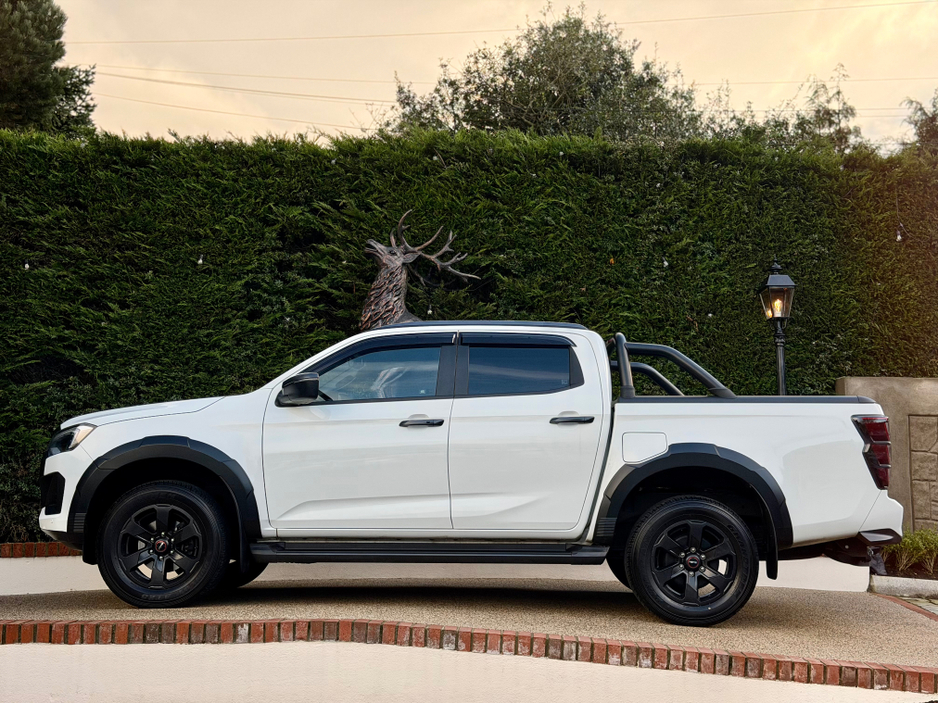 2025 Isuzu D-MAX TER4063C €56,950