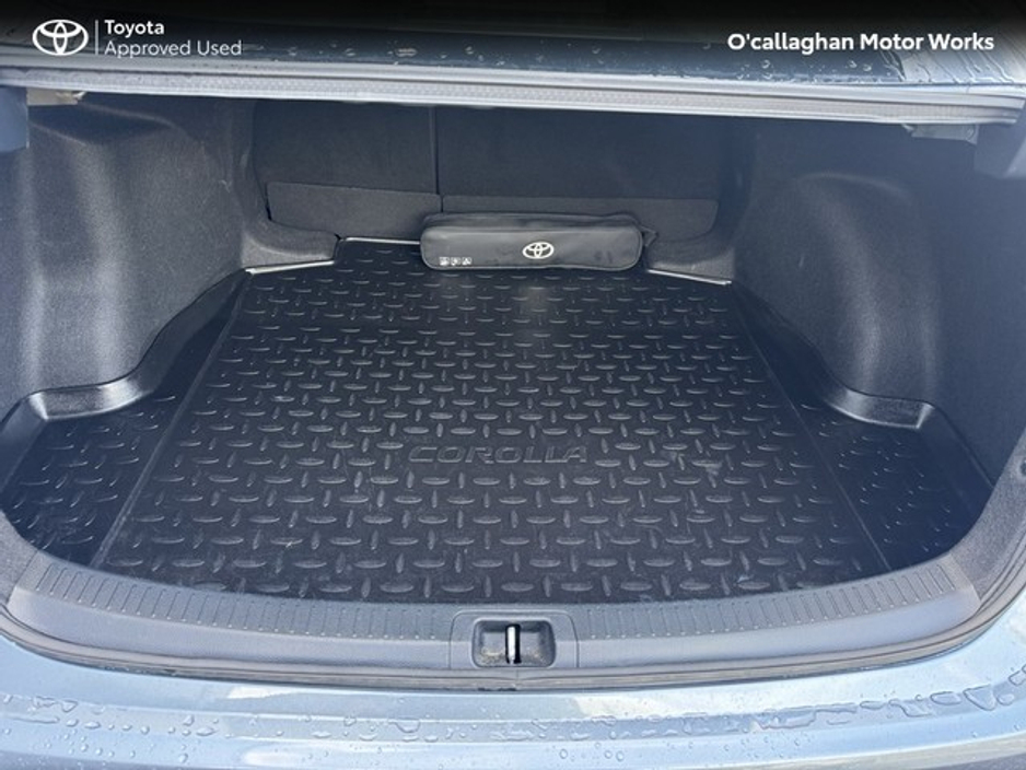 2023 Toyota Corolla - image 9