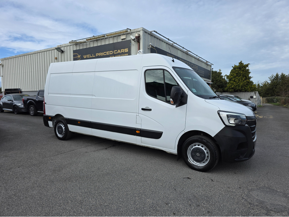 2019 Renault Master - image 2