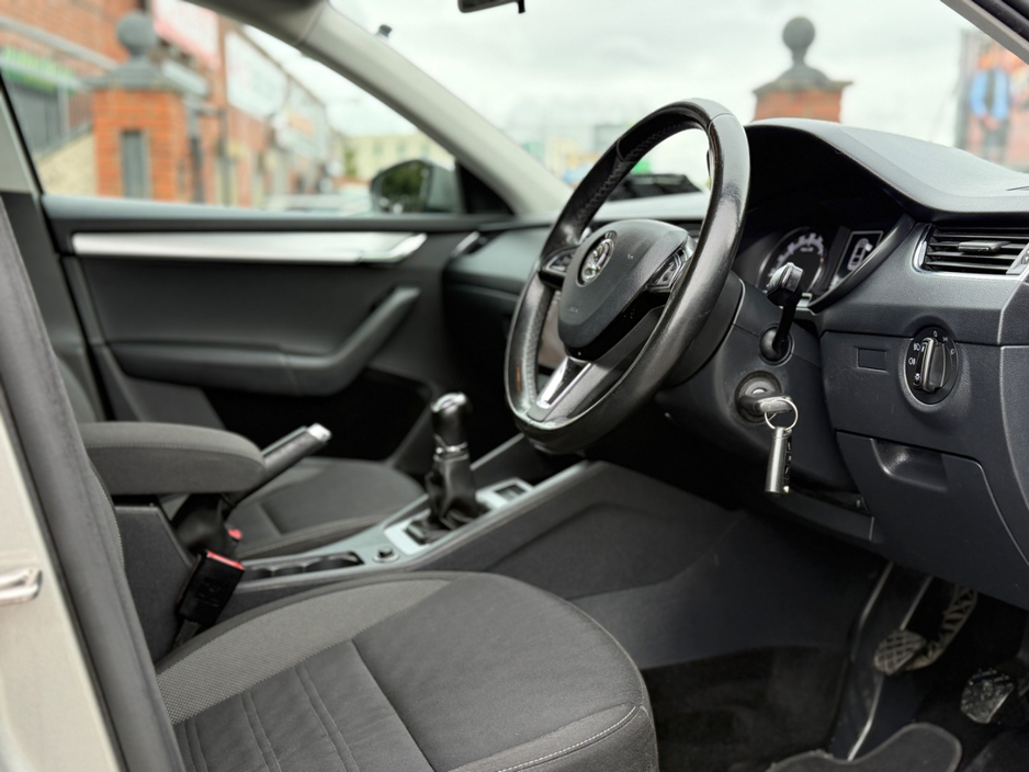 2017 Skoda Octavia - image 15