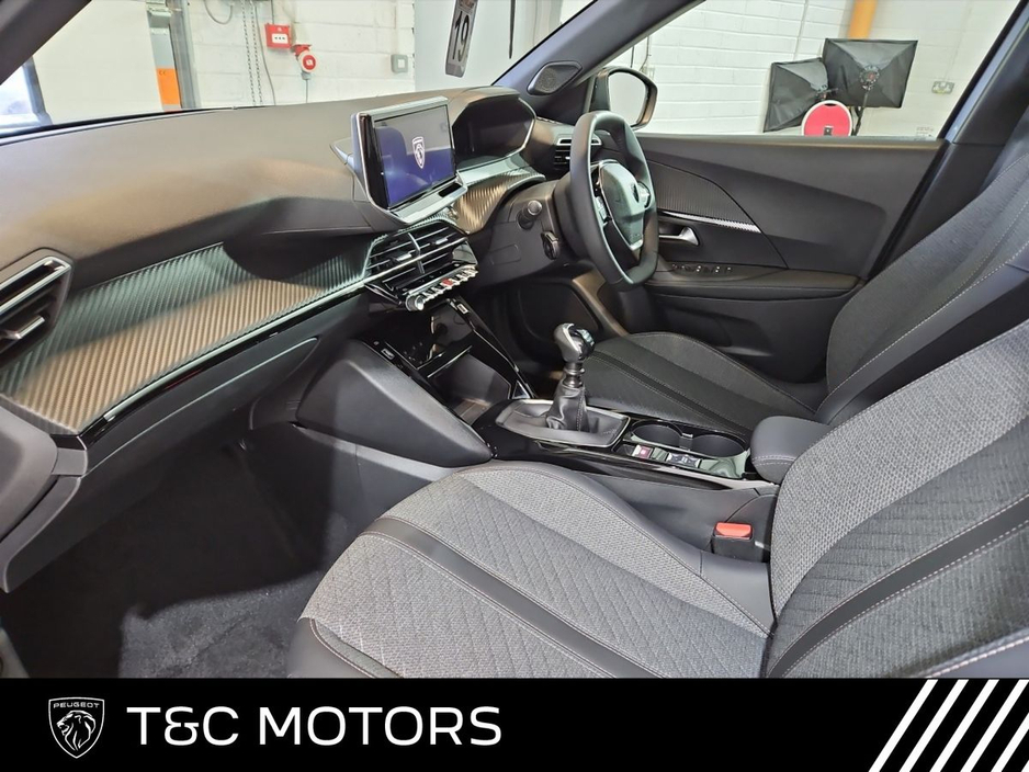 2025 Peugeot 2008 Allure Model Front + Rear Parking Sensors & Rear Camera, Bluetooth with Apple Carplay/Android Auto, Privacy Glass, Cruise Control €30,995