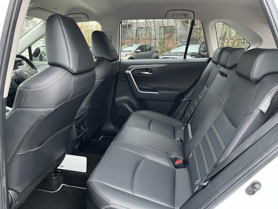 2024 Toyota Rav4 - image 7