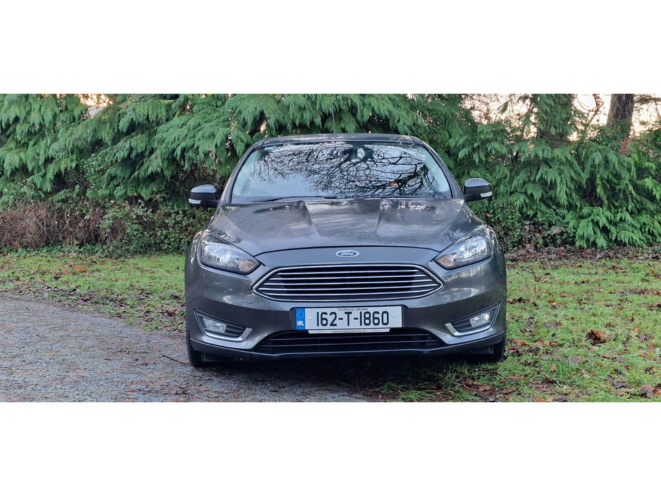 2016 Ford Focus - image 12