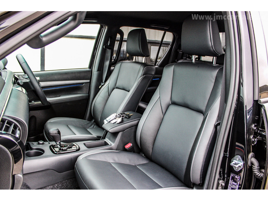 2026 Toyota Hilux - image 39