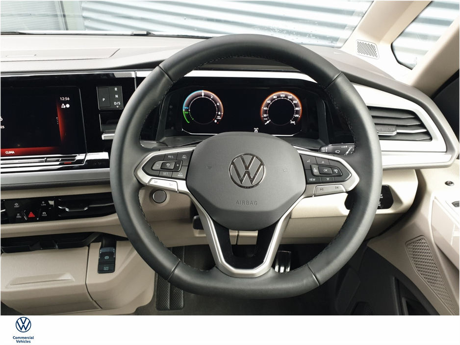 2025 Volkswagen Multivan - image 18