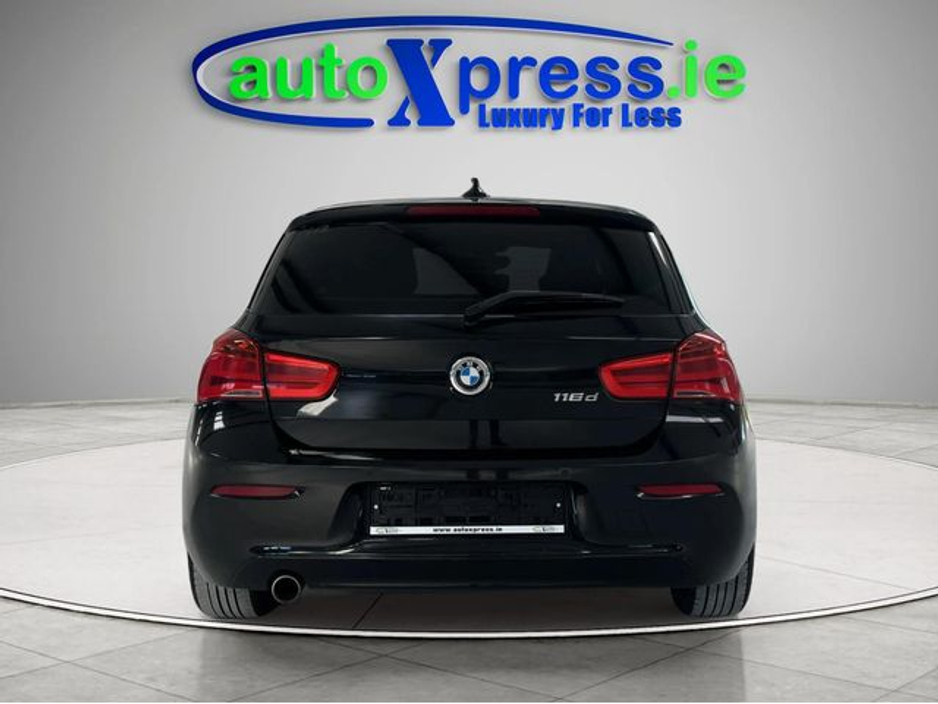 2016 BMW 1 Series - image 11