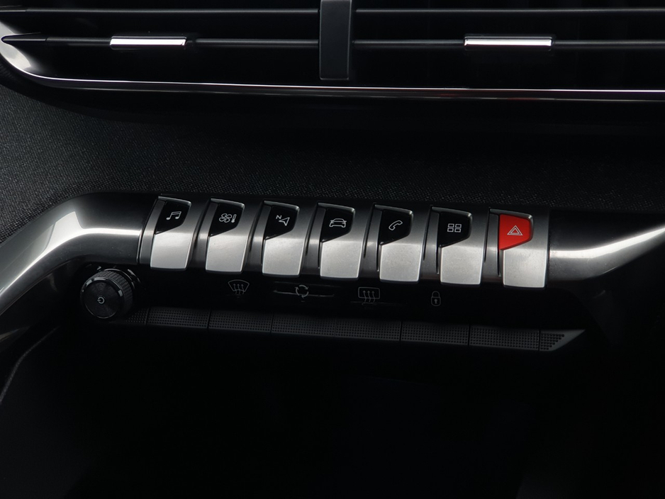 2020 Peugeot 3008 - image 18