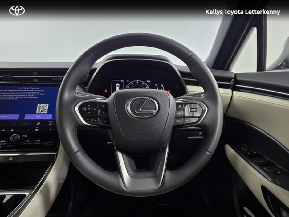 2024 Lexus LBX - image 9