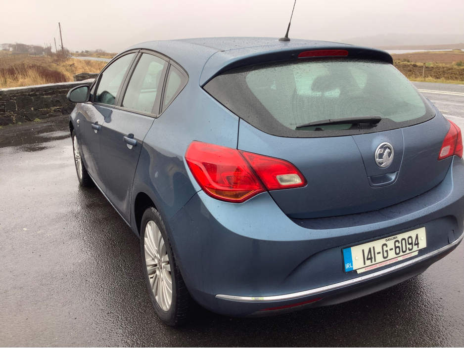 2014 Vauxhall Astra - image 7