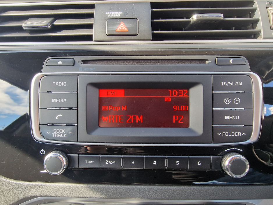 2016 Kia Rio - image 22