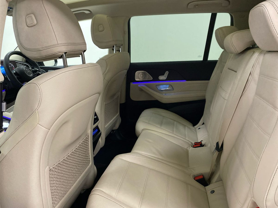 2026 Mercedes-Benz GLS - image 4