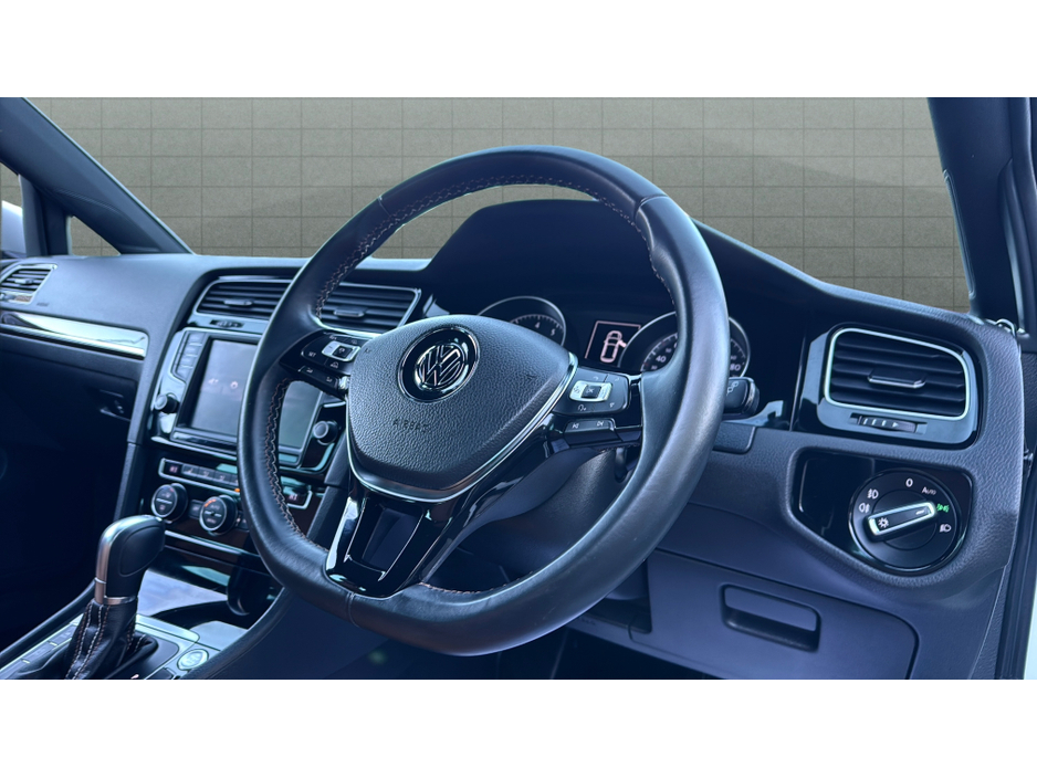 2014 Volkswagen Golf *HIGHLINE-MILANO MODEL* FULL SPC / COGNAC LEATHER - HEATED SEATS - CAMERAS - PEARL WHITE €12,900